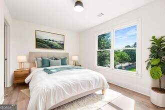 94 Lucy St SE, Unit A in Atlanta, GA - Foto de edificio - Building Photo