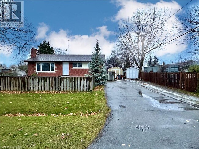10 Glenellen Dr in St Catharines, ON - Building Photo - Building Photo