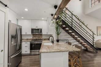 8625 E Belleview Pl in Scottsdale, AZ - Foto de edificio - Building Photo