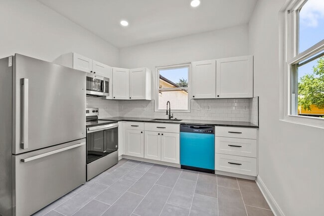 property at 512 Granville Dr SW