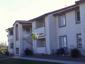 3990 E Carey Ave in Las Vegas, NV - Building Photo - Building Photo