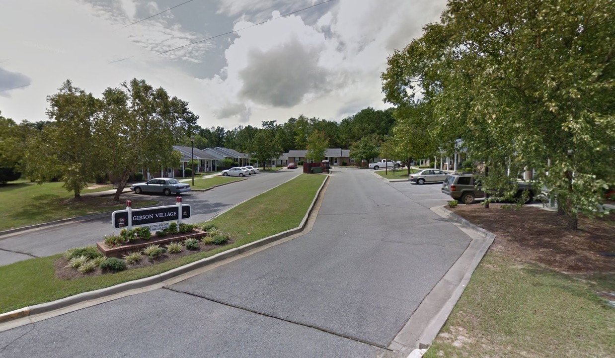 Gibson Village Apartments in Gibson, GA - Foto de edificio