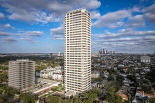 Huntingdon Houston in Houston, TX - Building Photo