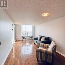 9 Northern Heights Dr in Richmond Hill, ON - Building Photo - Building Photo