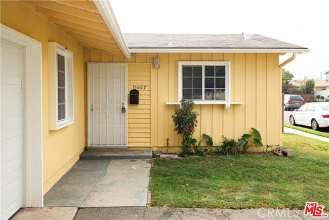 11007 Backford St in South El Monte, CA - Building Photo - Building Photo