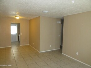 1104 W 19th Ct in Lynn Haven, FL - Building Photo - Building Photo