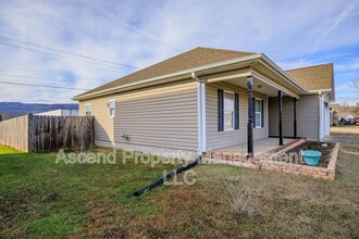 351 Glenn Wade Dr in Rossville, GA - Building Photo - Building Photo