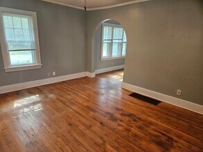 1602 W University Ave in Champaign, IL - Foto de edificio - Building Photo