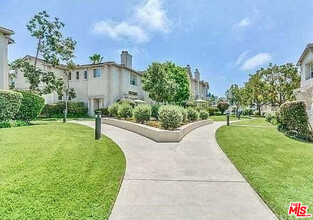 6903 Hannum Ave in Culver City, CA - Building Photo - Building Photo