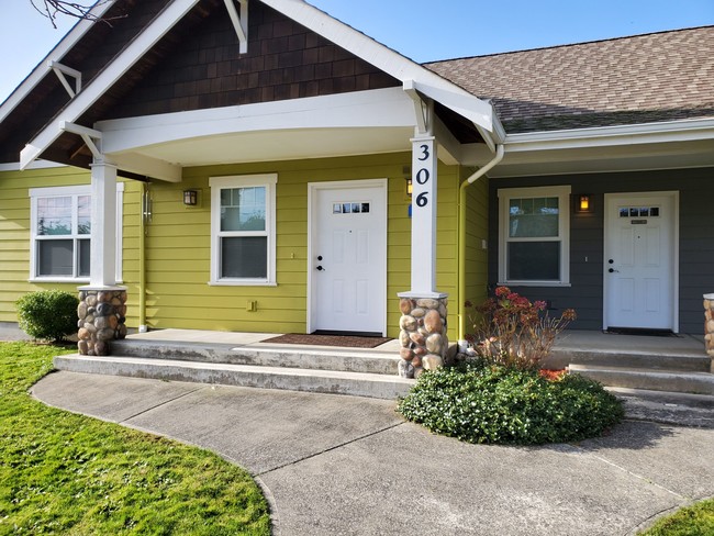 property at 306 S Main St