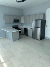 1744 W Foster Ave, Unit 1F in Chicago, IL - Building Photo - Building Photo