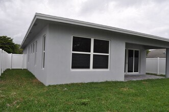 715 NW 1st St in Delray Beach, FL - Building Photo - Building Photo