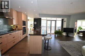 399 Elizabeth St in Burlington, ON - Building Photo - Building Photo