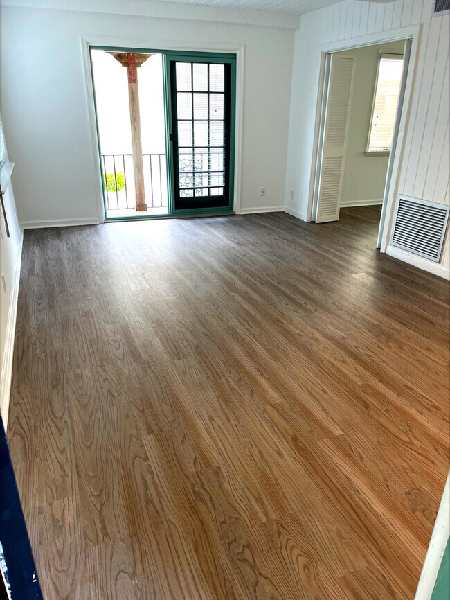 1200 E Atlantic Ave in Delray Beach, FL - Building Photo - Building Photo