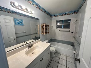 9044 Pineapple Rd in Ft. Myers, FL - Building Photo - Building Photo