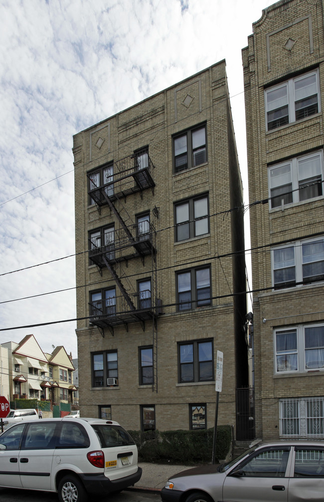 863 Pavonia Ave in Jersey City, NJ - Building Photo - Building Photo