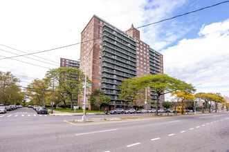 Waterview Towers I and II in Brooklyn, NY - Building Photo - Building Photo