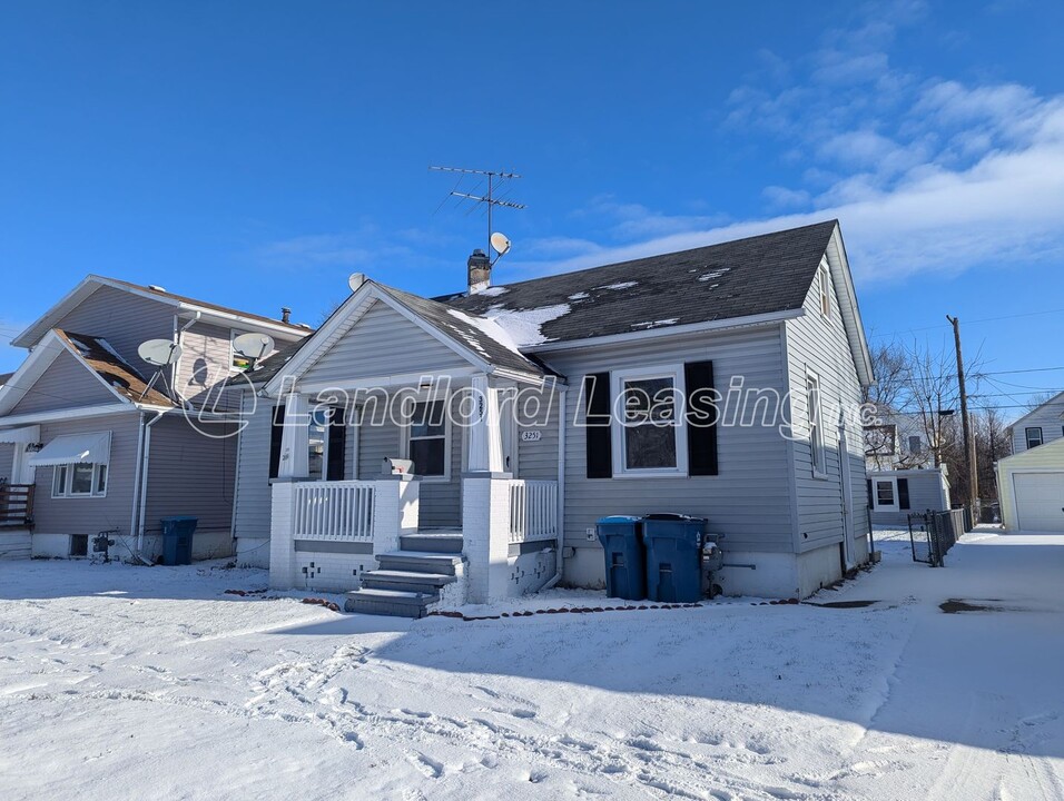 3251 Camden Ave in Lorain, OH - Building Photo