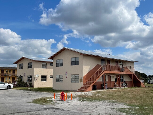 699 SW 6th St in Belle Glade, FL - Building Photo - Building Photo