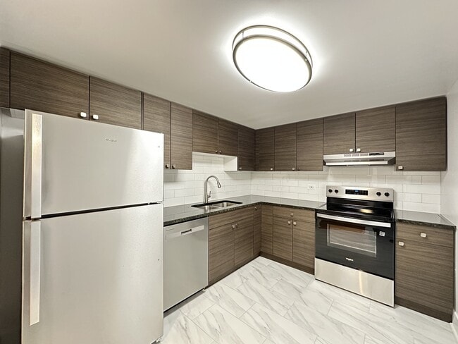 525 N Quentin Rd, Unit 215 in Palatine, IL - Building Photo - Building Photo