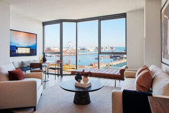 211 N Harbor Dr in Chicago, IL - Building Photo - Building Photo