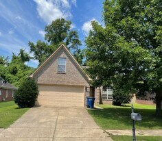 7123 Maple Grove Rd in Olive Branch, MS - Building Photo