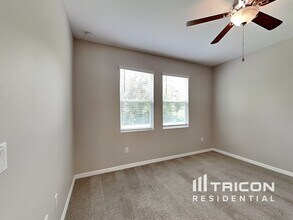 5850 Bungalow Grove Ct in Palmetto, FL - Building Photo - Building Photo