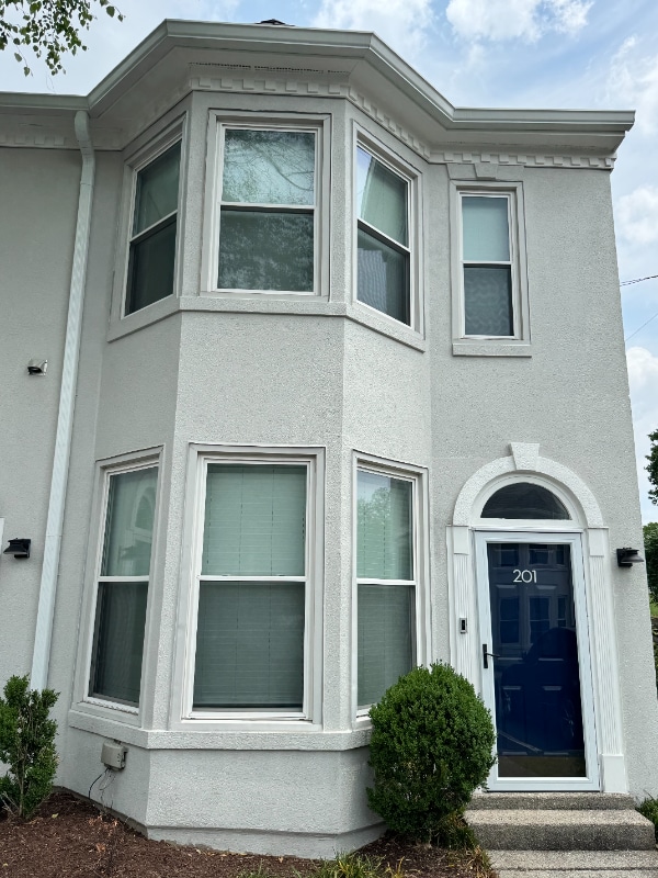 property at 201 Fairmont Ct