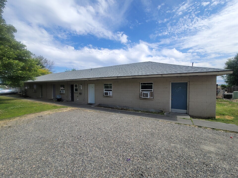 724 Owen Ave in Pasco, WA - Building Photo