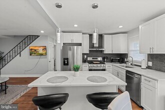 124 Pennypacker Dr in Willingboro, NJ - Building Photo - Building Photo