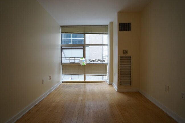 40 Boylston St, Unit 403 in Boston, MA - Foto de edificio - Building Photo