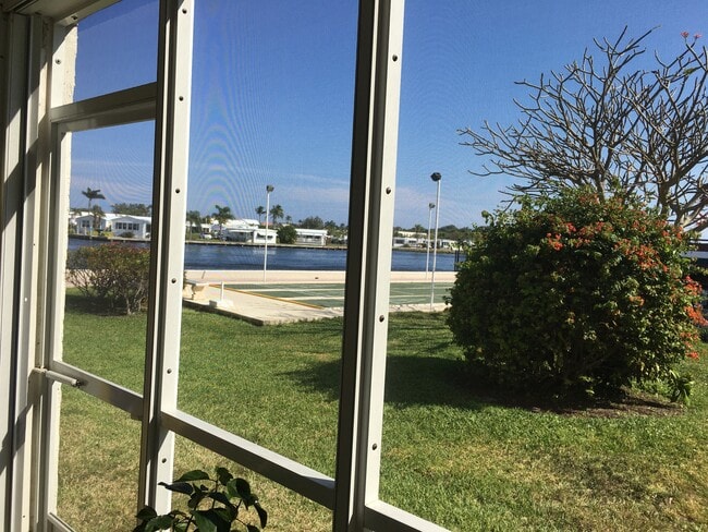 2004 S Federal Hwy, Unit D102 in Boynton Beach, FL - Building Photo - Building Photo