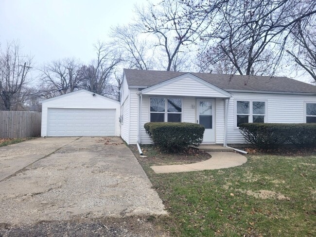 property at 5217 N Hamilton Rd