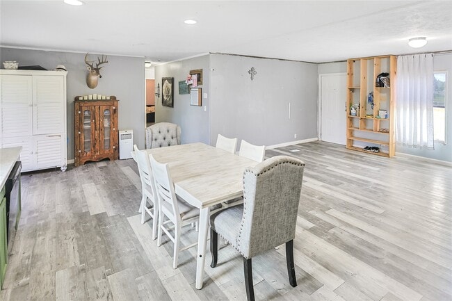 11105-32nd 1/2 32nd 1/2 St