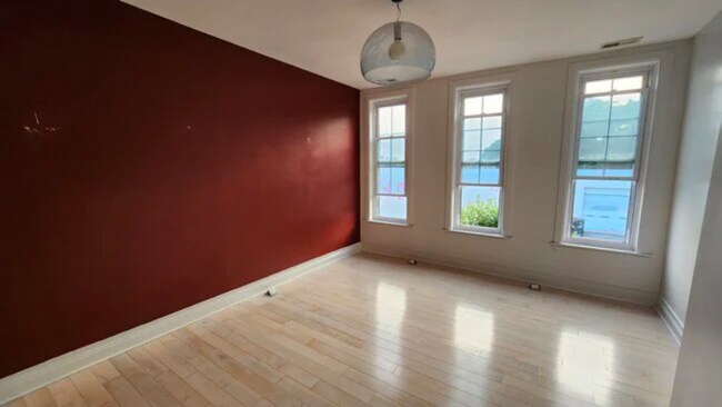 2539 N Howard St in Baltimore, MD - Building Photo - Building Photo