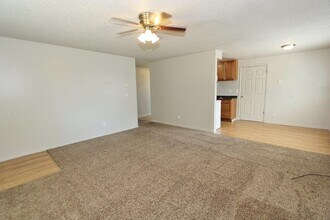 211 S Highland Dr in Middleton, ID - Building Photo - Building Photo