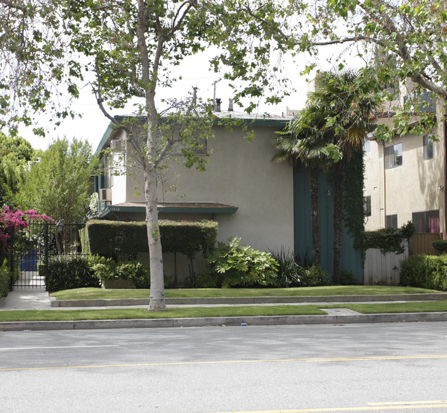 11510 Riverside Dr in North Hollywood, CA - Foto de edificio - Building Photo