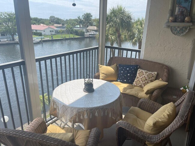 18 Royal Palm Way in Boca Raton, FL - Building Photo - Building Photo