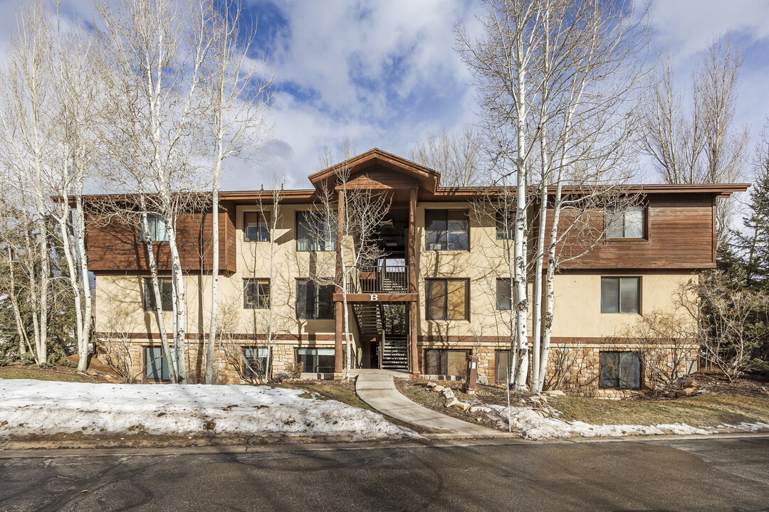 1600 W Pinebrook Blvd in Park City, UT - Building Photo