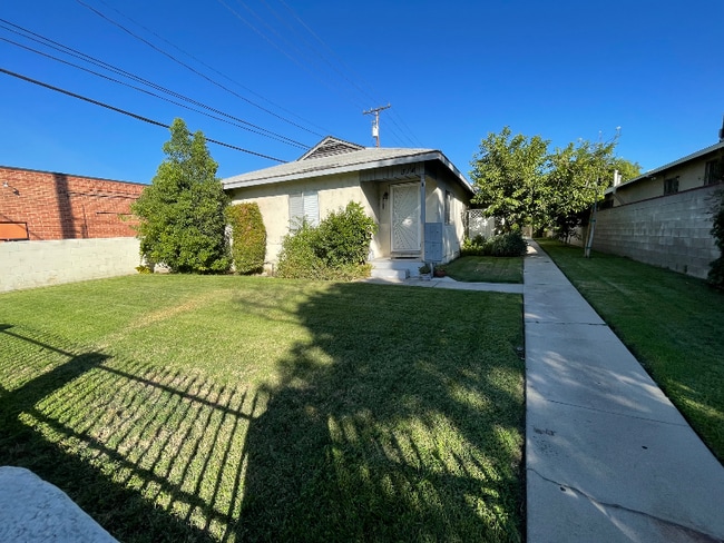 314 W Providencia Ave in Burbank, CA - Building Photo - Building Photo