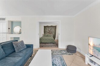 8617 SW 68th Ct in Pinecrest, FL - Building Photo - Building Photo