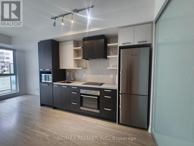 1830-1830 Bloor St W in Toronto, ON - Building Photo - Building Photo