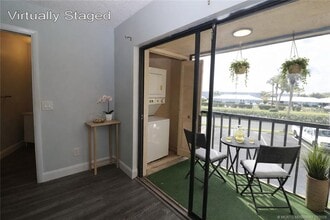 2083 NE Collins Cir in Jensen Beach, FL - Building Photo - Building Photo