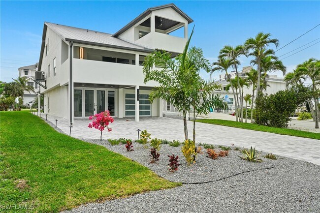 property at 26427 Hickory Blvd