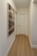 5112 NW 79th Ave in Doral, FL - Foto de edificio - Building Photo