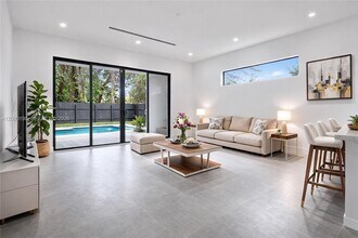 5116 NW 3rd Ave in Miami, FL - Building Photo - Building Photo