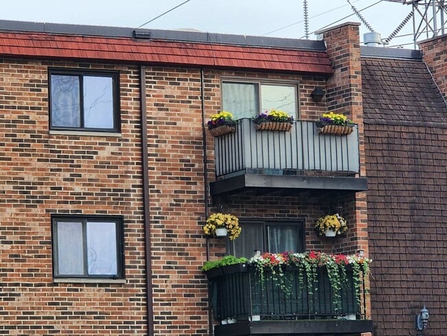1793 W Algonquin Rd, Unit 3A
