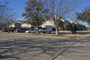 Amesbury Plaza Apartments