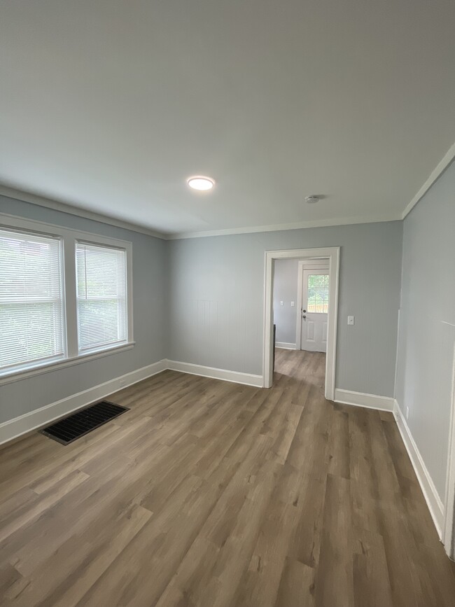 5538 Montgomery Rd, Unit 1