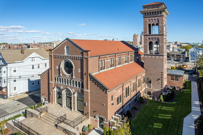 Bell Tower Place in Providence, RI - Foto de edificio - Building Photo